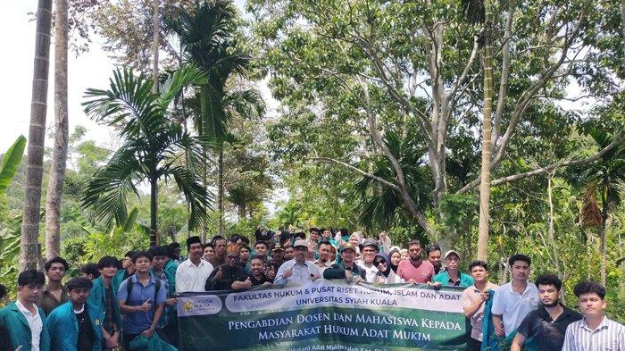 Dosen & Mahasiswa Fakultas Hukum USK Pengabdian dan Kuliah di Pidie, Tanam 200 Bibit Pohon