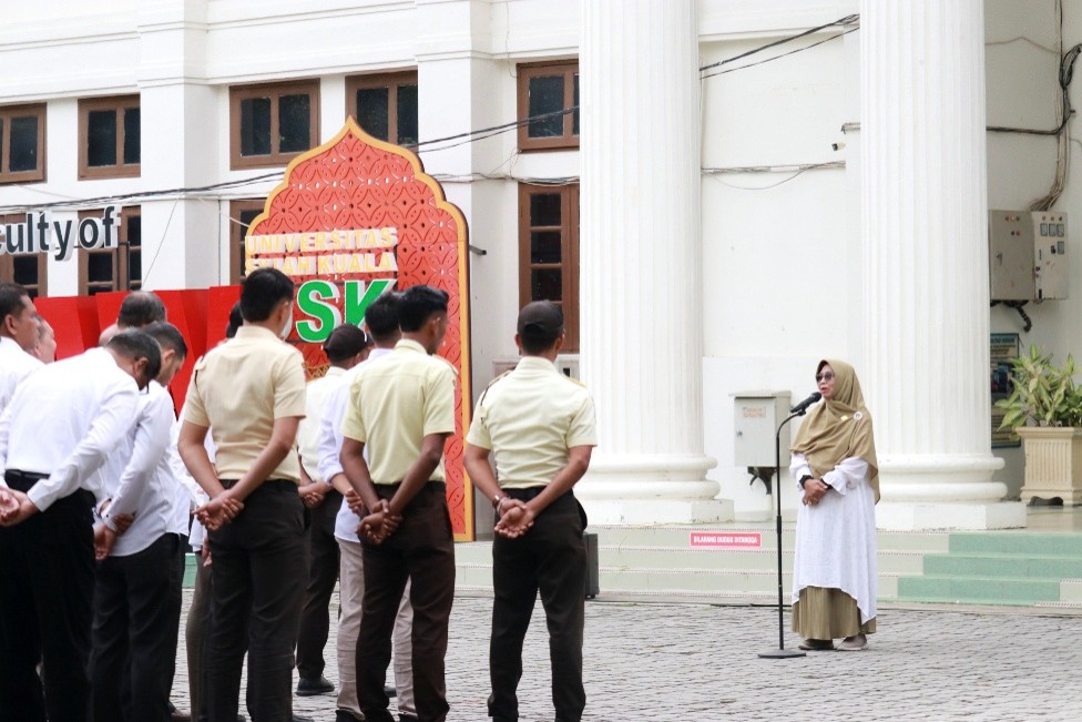 Fakultas Hukum USK Laksanakan Apel Senin Pagi, Jadi Momentum Penguatan Disiplin dan Kebersamaan di FH USK